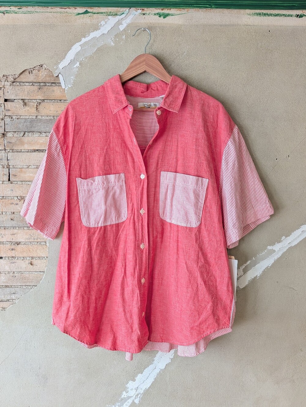 Vintage NWT Coral Short-Sleeve Button-Up Shirt